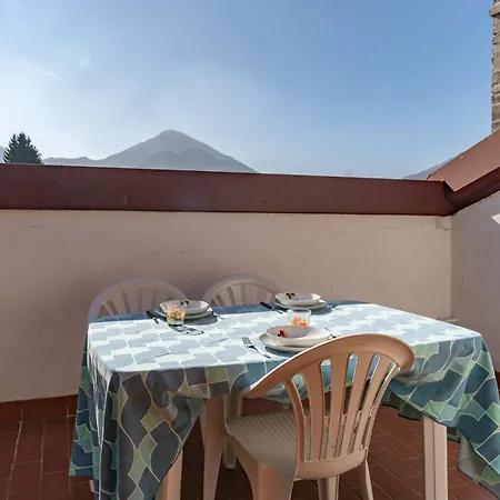 Spacious Mountain View Attic Lejlighed