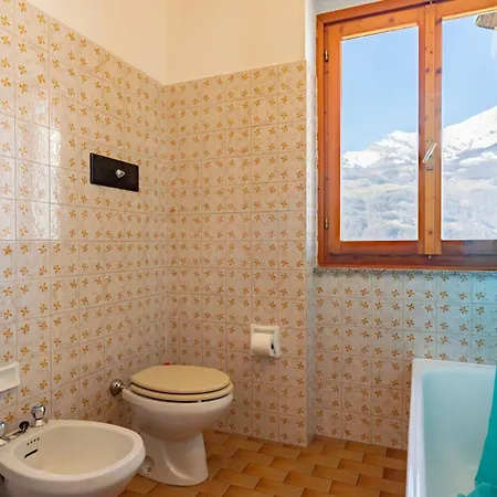 Spacious Mountain View Attic Lejlighed Barzio